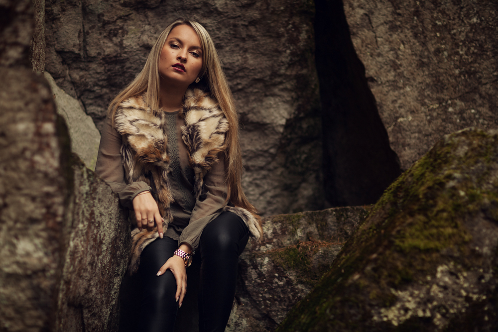 Portrait von Kristina, Fotoshooting Steinwand in der Rhön