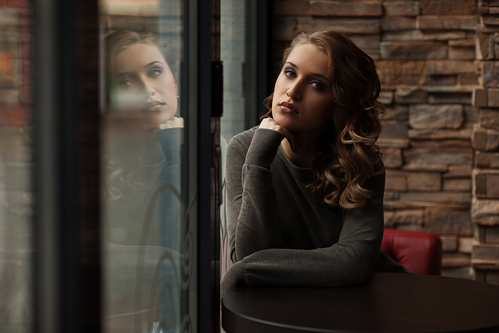 Portrait von Julia in der Barock Bar Fulda