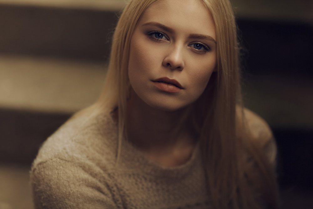 Portrait von Sahra mit natürlichen Licht