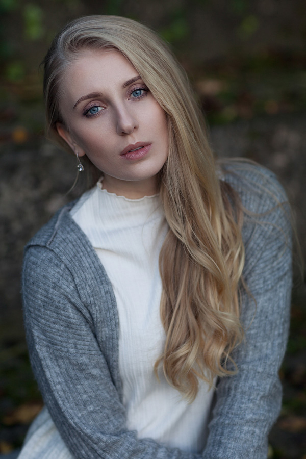 Portrait von Nelli mit natürlichen Licht