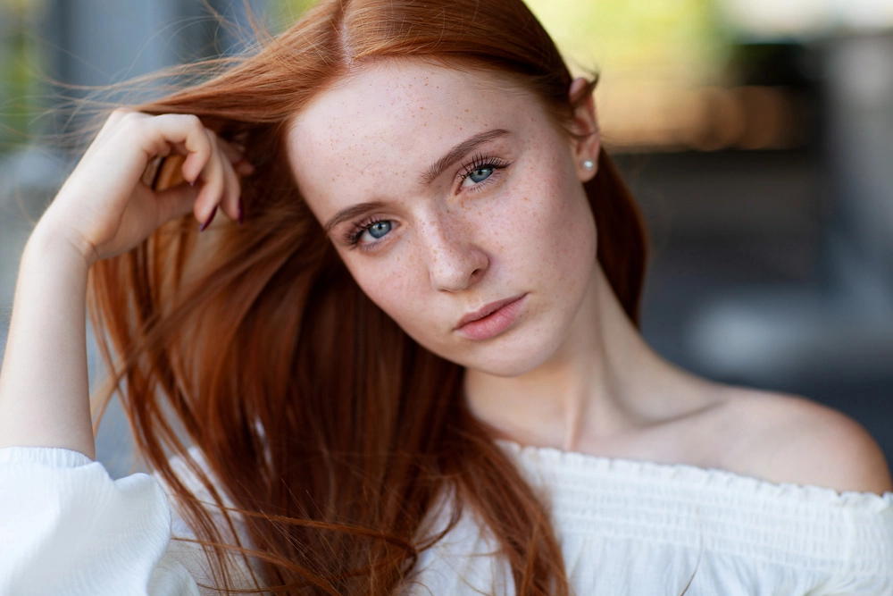 Red Hair, Blue Eyes, Freckles - Portraitfotos mit Daniela