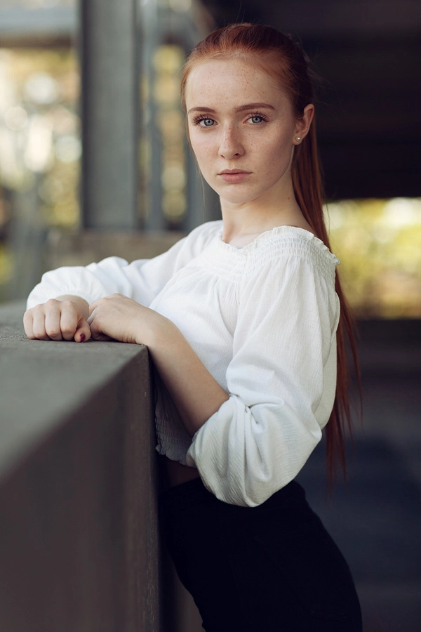 Red Hair, Blue Eyes, Freckles - Portraitfotos mit Daniela