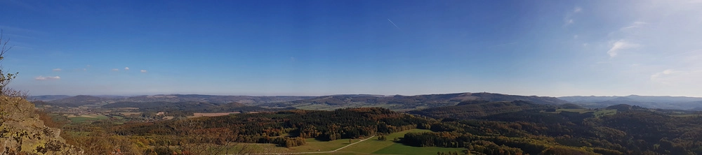 Panoramaaufnahme von der Milseburg in der Rhön