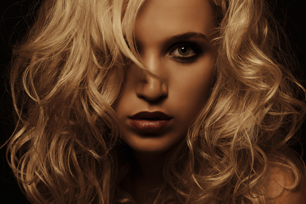 Foto zum Blogartikel - Indoor-Portraitshoot mit Julia